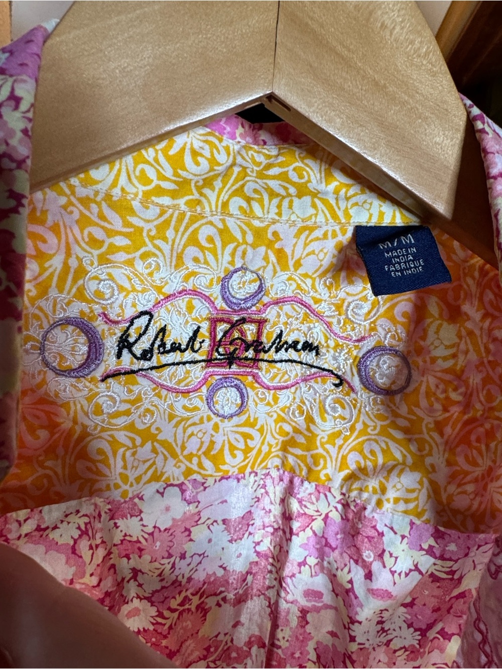 Robert Graham Priscilla Pink Floral Embroidered Button Down Shirt Medium - Picture 3 of 11